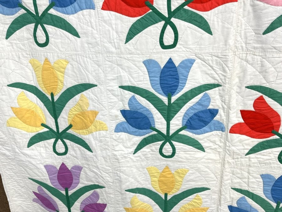 Spring Time c 1940s Tulips APPLIQUE Vintage Quilt Never Used!