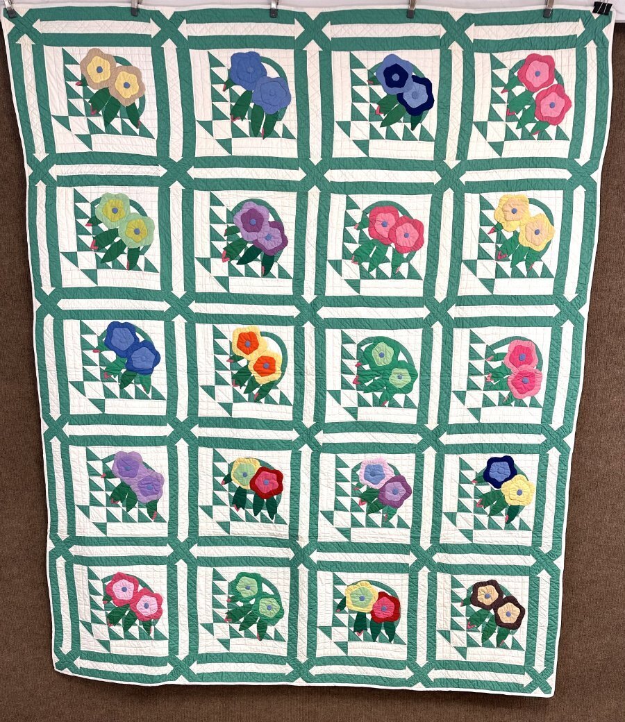 Beautiful! c 1930s Flower Baskets QUILT Vintage Garden Maze