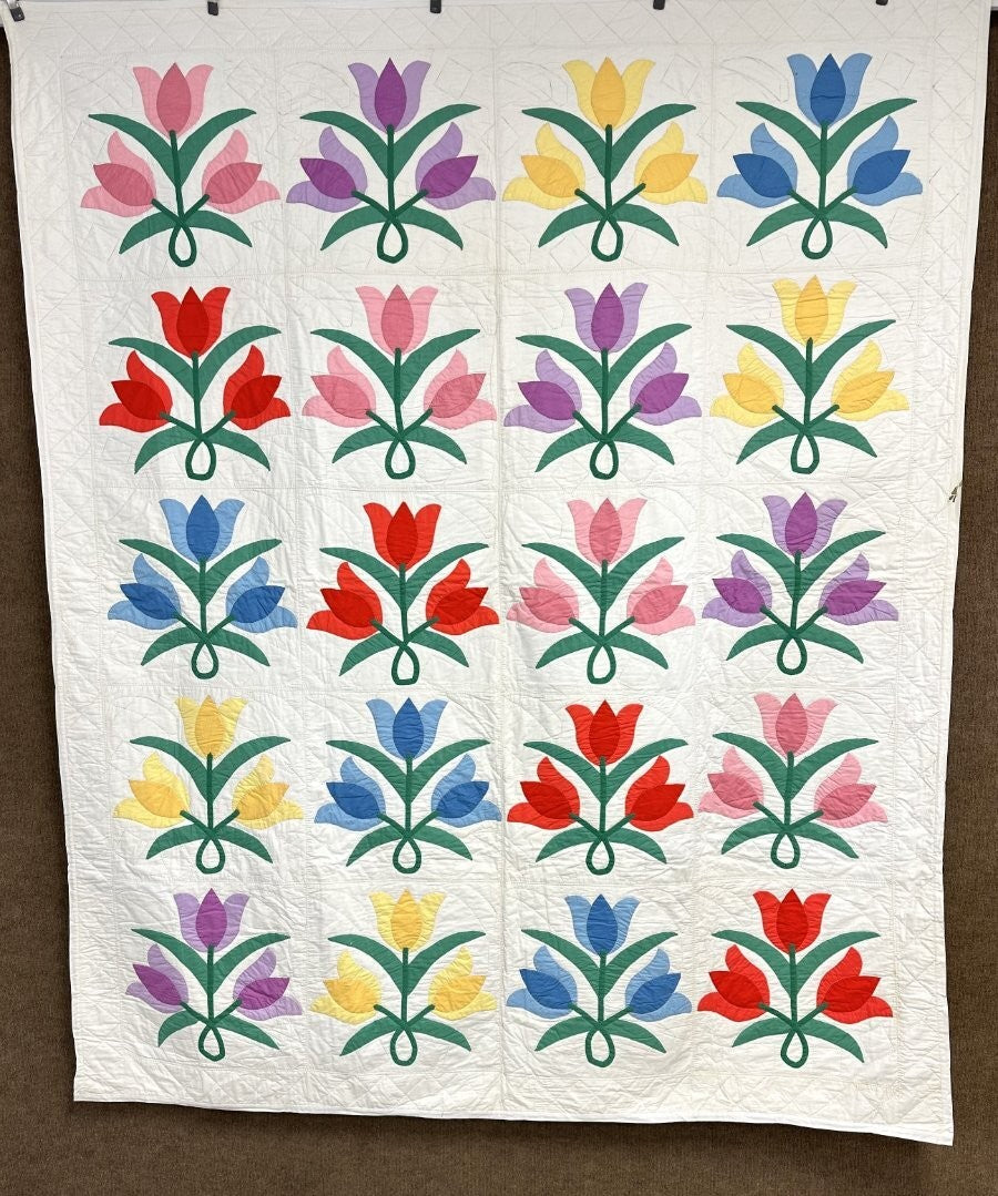Spring Time c 1940s Tulips APPLIQUE Vintage Quilt Never Used!