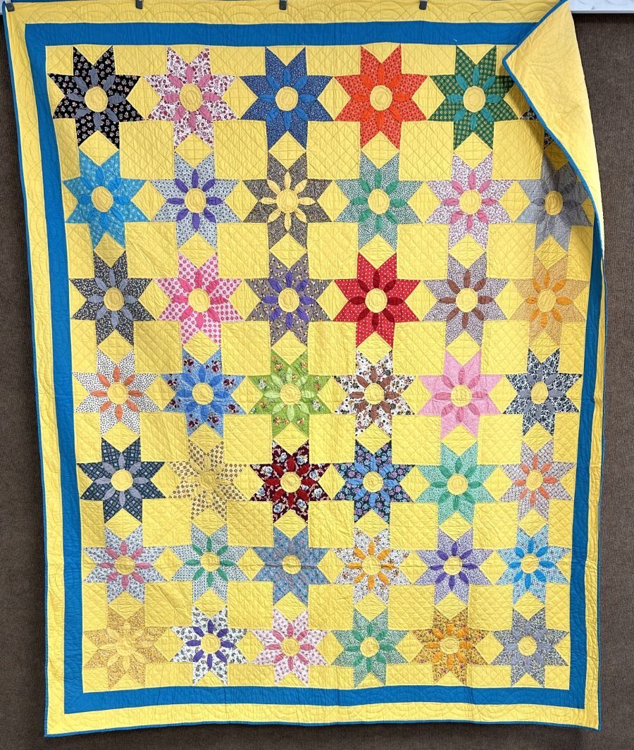 Rays of Sunshine! c 1940s Dahlia Star QUILT   Vintage Crisp Never Used Nice!