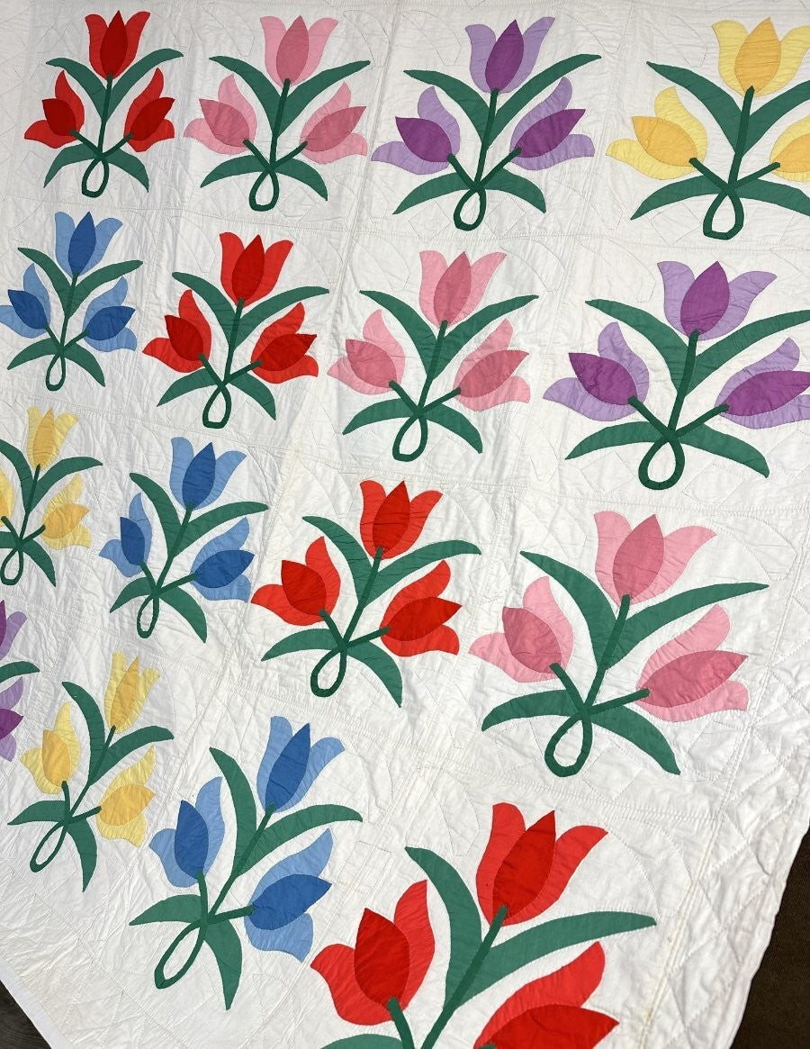 Spring Time c 1940s Tulips APPLIQUE Vintage Quilt Never Used!