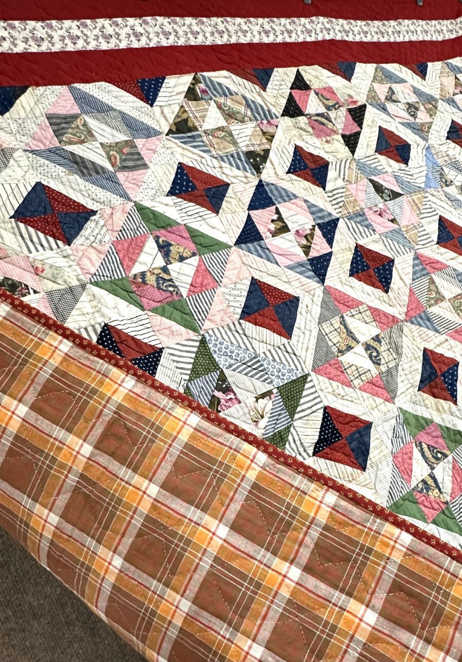 AMAZING GRAPHICS! c 1890s PA Squares Hourglass QUILT Antique Crisp