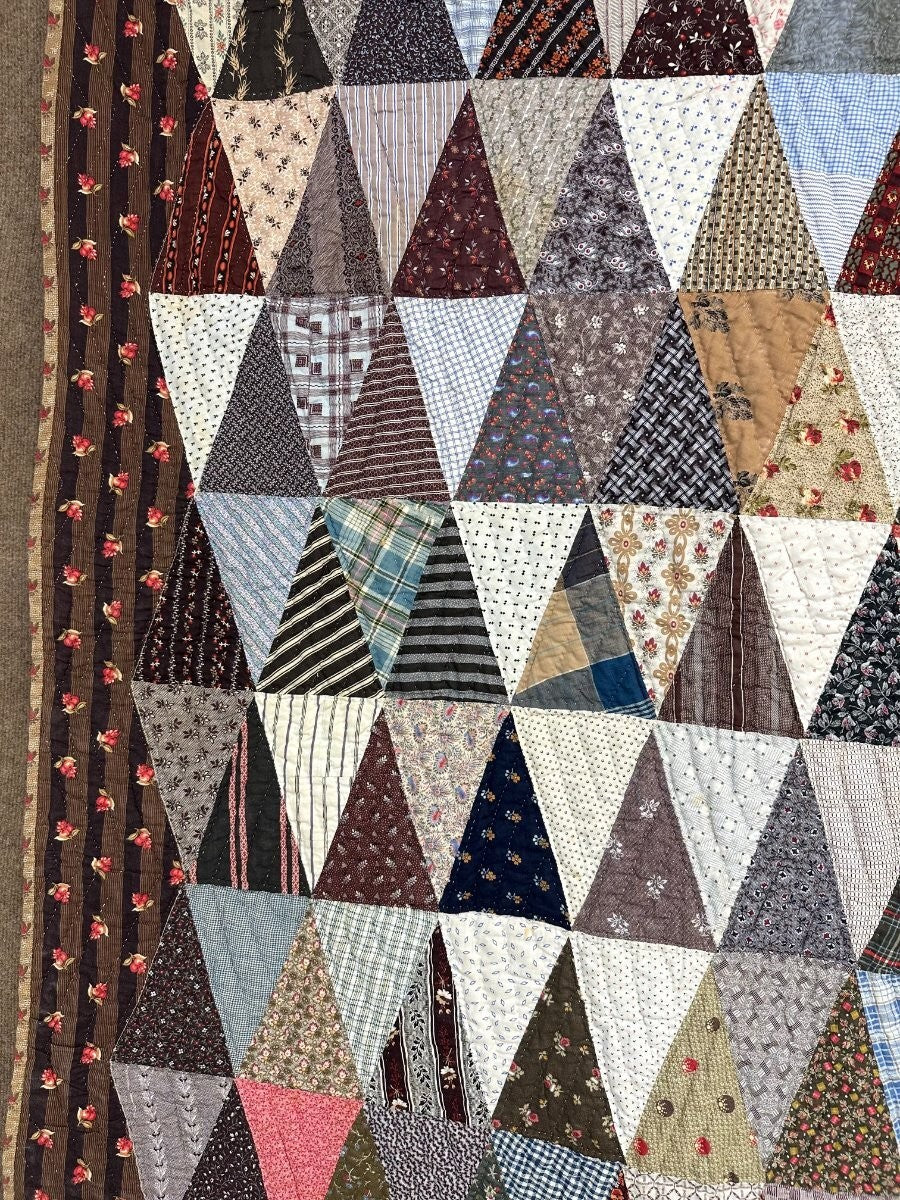 American Treasure! c 1870s Triangle Charm Style QUILT Antique Collector's Choice