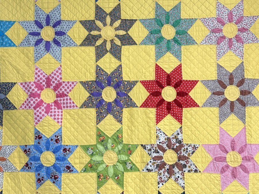 Rays of Sunshine! c 1940s Dahlia Star QUILT   Vintage Crisp Never Used Nice!