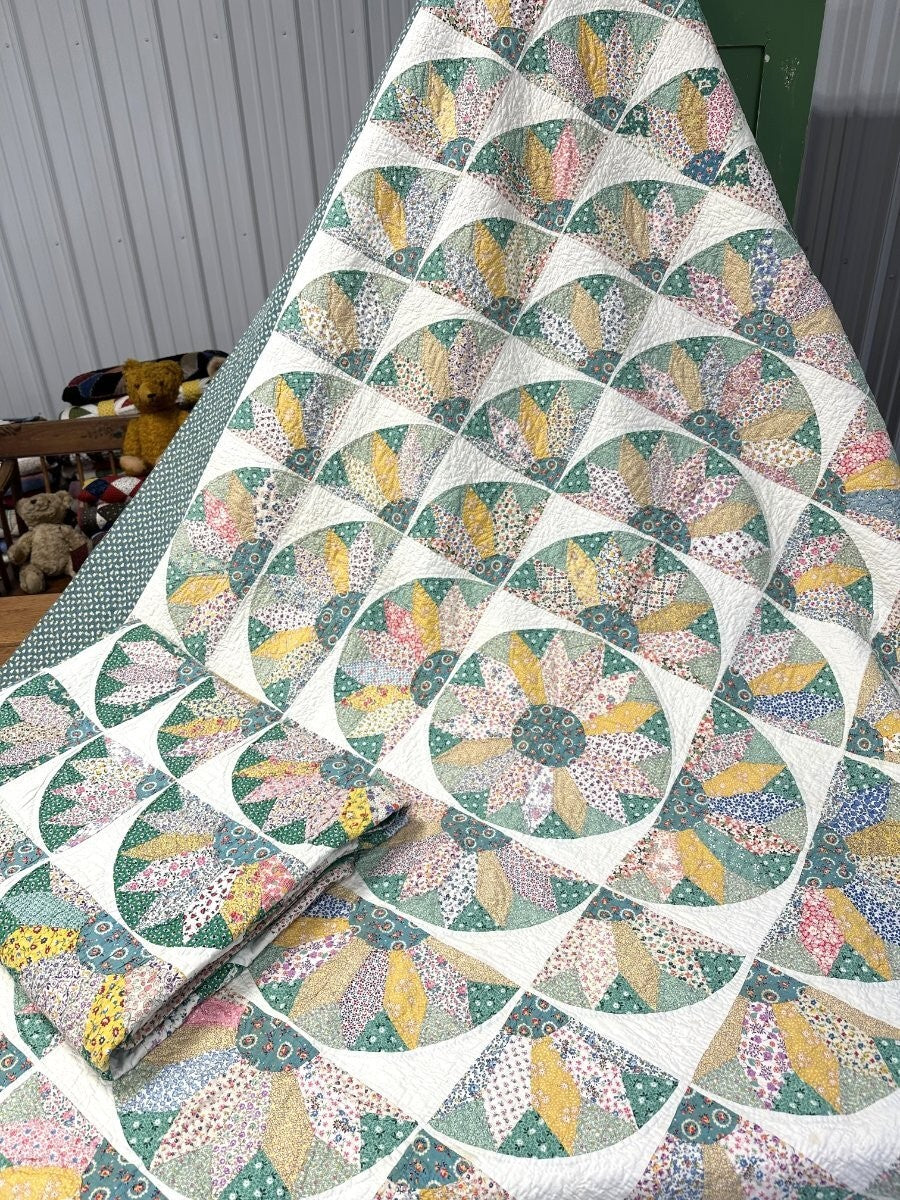 A Pair c 1930s Sunflower QUILT s Vintage Feedsacks Nice!