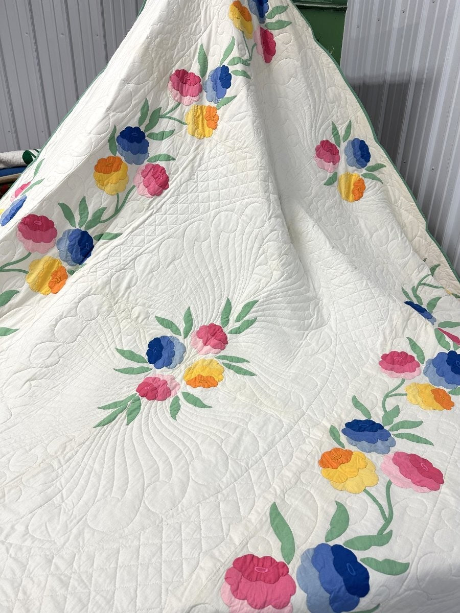 Beautiful! Vintage Pansy Applique QUILT Fine Quilting Never Used