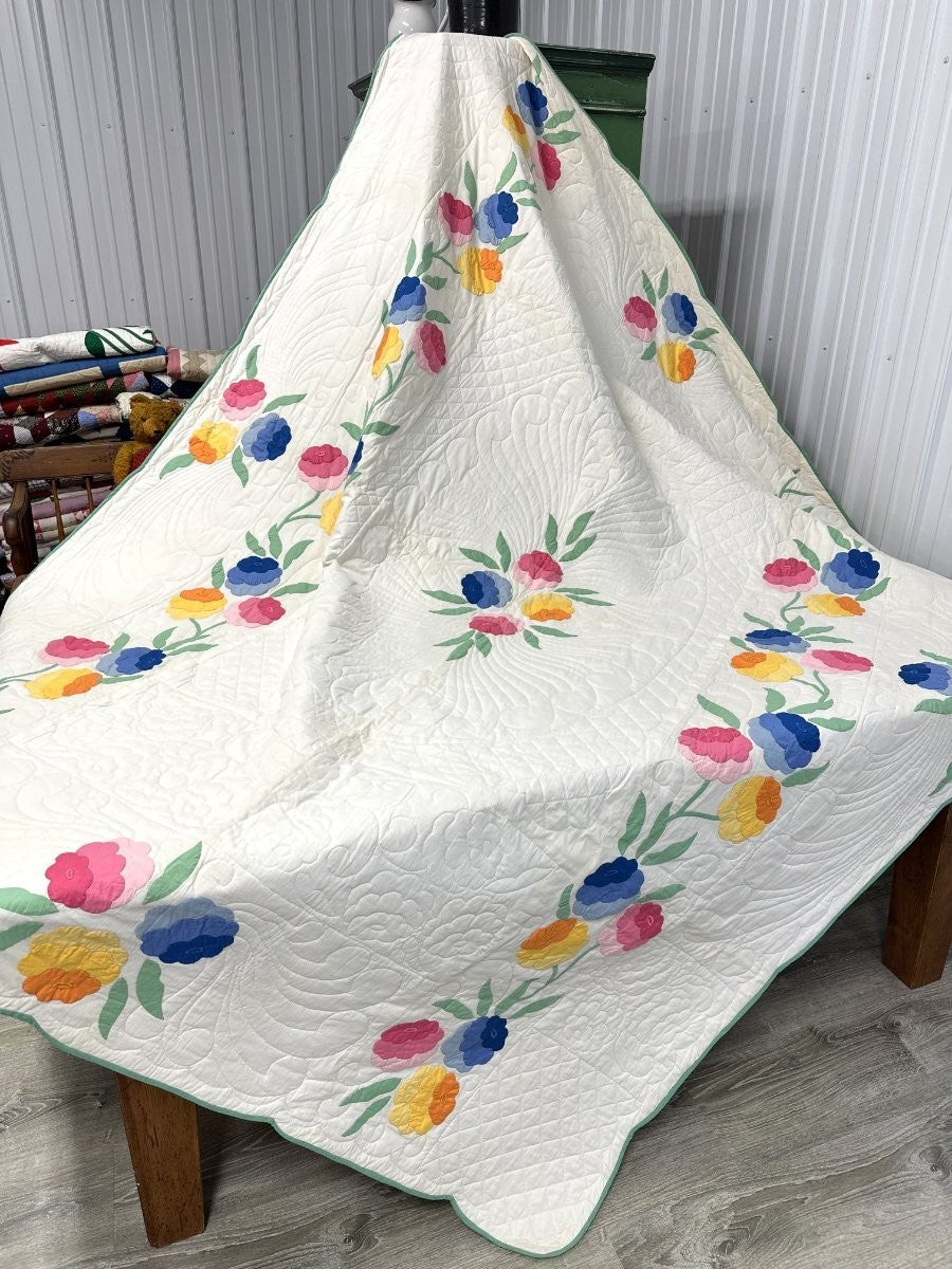Beautiful! Vintage Pansy Applique QUILT Fine Quilting Never Used