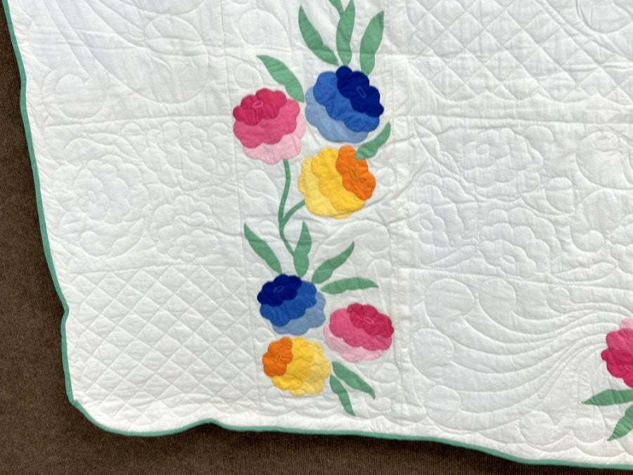 Beautiful! Vintage Pansy Applique QUILT Fine Quilting Never Used