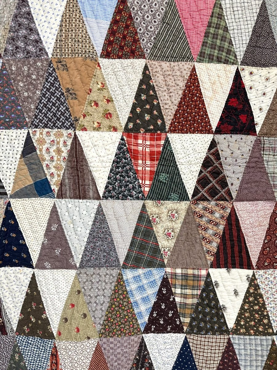 American Treasure! c 1870s Triangle Charm Style QUILT Antique Collector's Choice