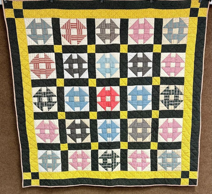 Farmhouse PA c 1900-20 Hole in the Barn Door   QUILT Antique